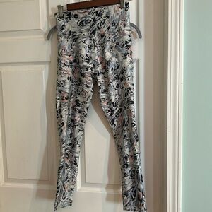 Freely Leggings. Multicolor. Size medium.